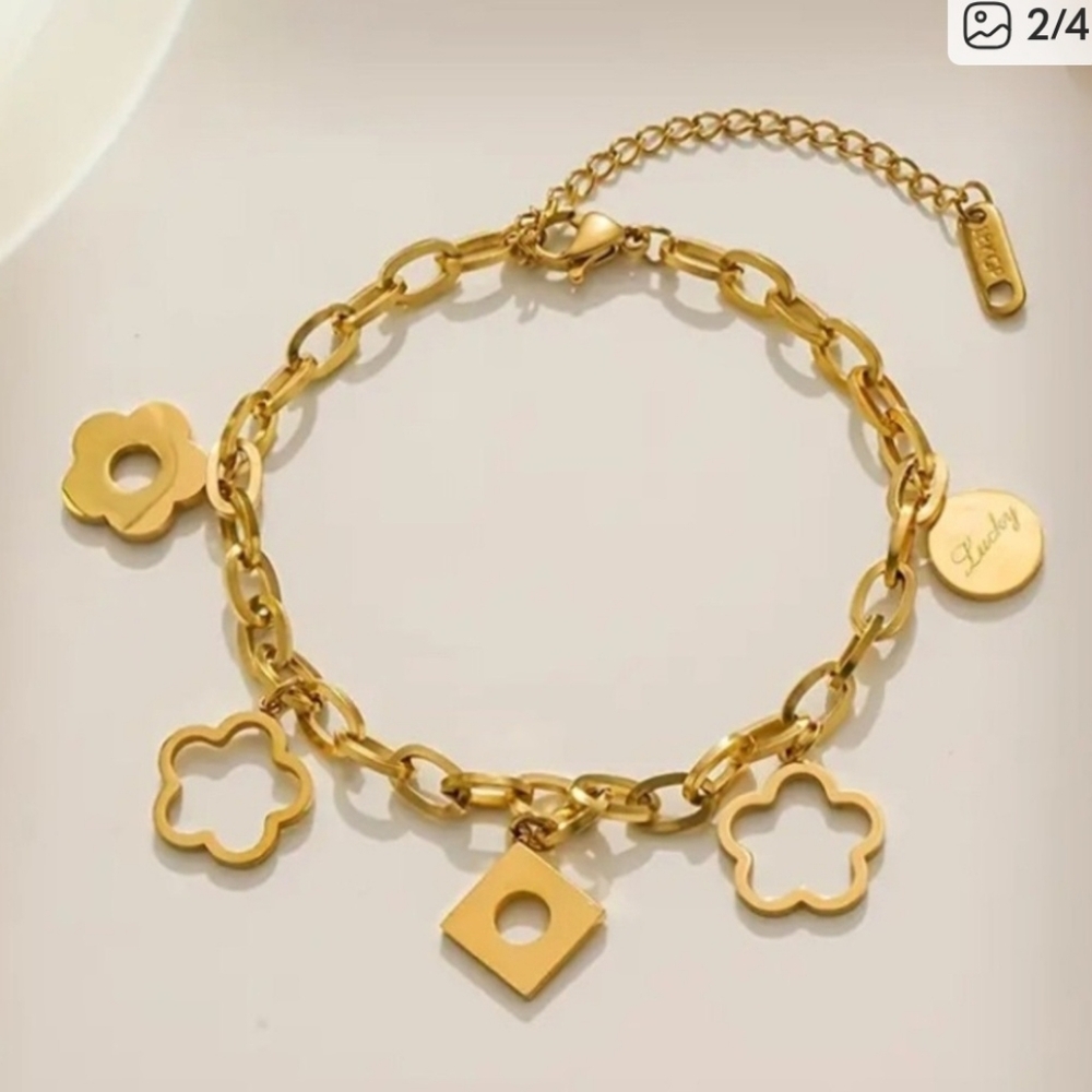 Lucky Trendy 18K Gold Plated Bracelet w/ Daisy Clover Leaf Inspired, Engraved